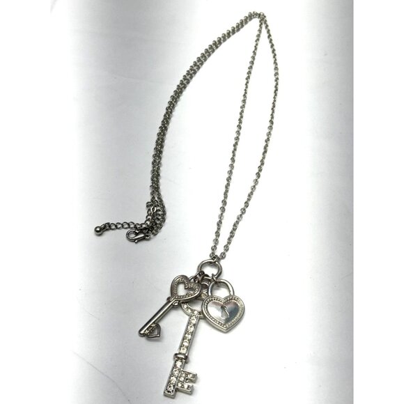 Vintage heart keys charm pendant necklace - Picture 1 of 4